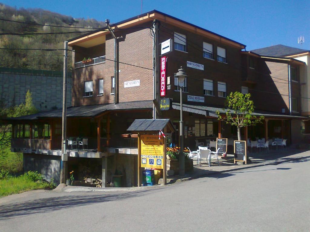 Hostal El Peregrino La Portela de Valcarce Ngoại thất bức ảnh
